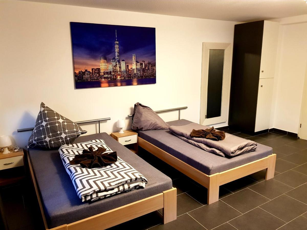 Hotel 105