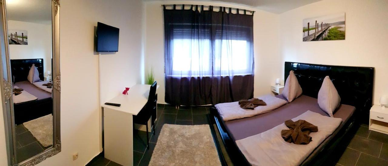 Hotel 105 *